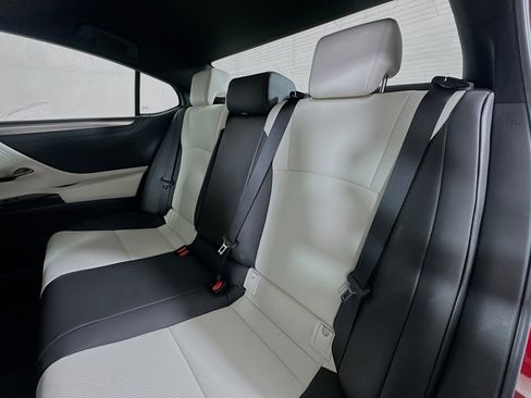 Certified 2025 Lexus ES 350 F Sport image 23