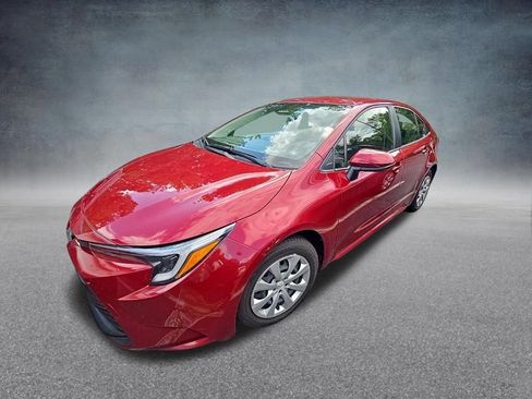 Used 2025 Toyota Corolla LE FWD image 3