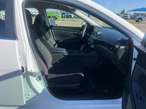 Used 2025 Nissan Sentra S FWD image 35