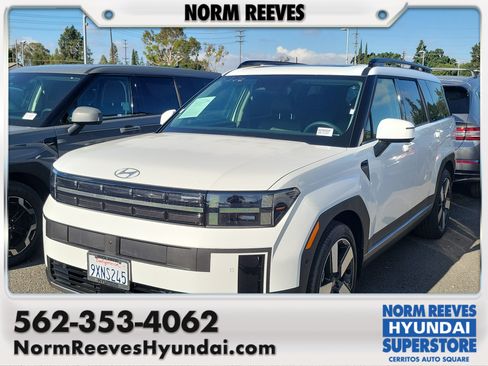 Used 2025 Hyundai Santa Fe Limited AWD/4WD image 1