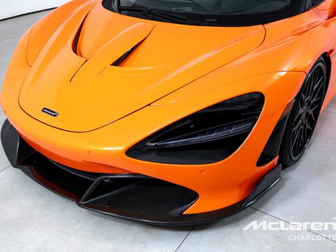 Used 2020 McLaren 720S Performance RWD image 28
