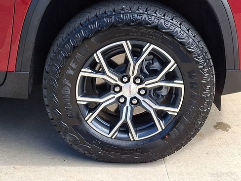 Used 2024 GMC Acadia AT4 AWD/4WD image 8
