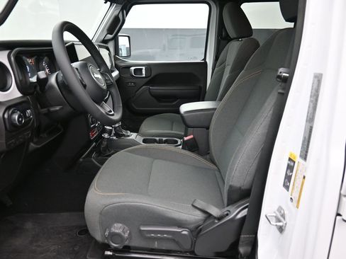 Used 2025 Jeep Wrangler Unlimited Sport AWD/4WD image 21