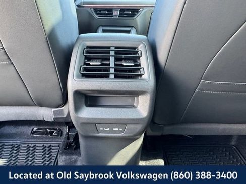 Certified 2025 Volkswagen Tiguan SE R-Line AWD/4WD image 12