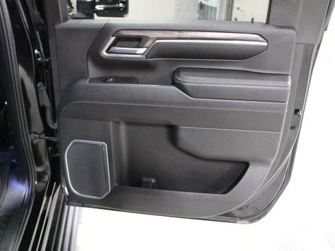 Used 2024 Chevrolet Silverado 2500 LTZ w/ LTZ Convenience Package image 30