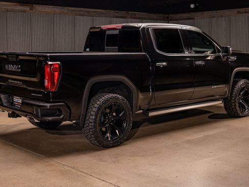 Used 2021 GMC Sierra 1500 Denali w/ Denali Premium Package image 10