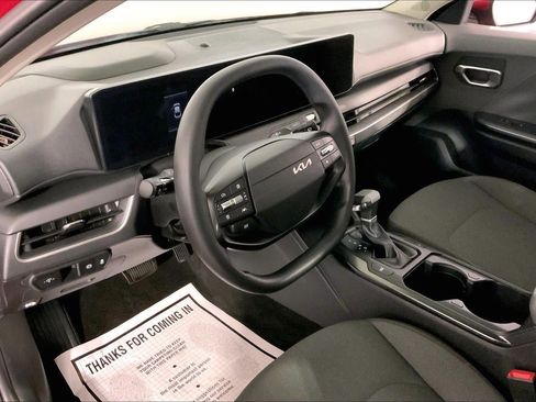 Used 2025 Kia K4 LXS image 14