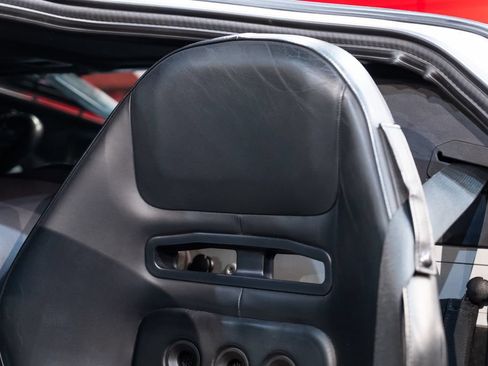 Used 2005 Ford GT RWD image 33