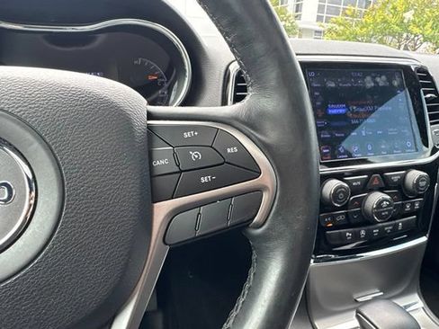 Used 2019 Jeep Grand Cherokee Altitude AWD/4WD image 9