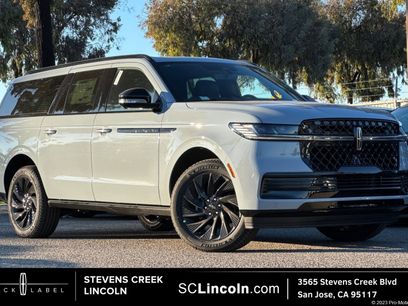 New 2025 Lincoln Navigator L Reserve w/ Jet Appearance Package