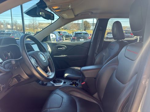 Used 2014 Jeep Cherokee Trailhawk w/ Technology Group image 9