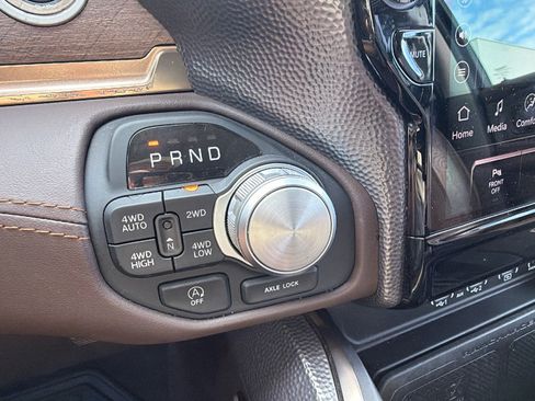Used 2025 RAM 1500 Limited AWD/4WD image 31