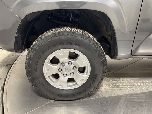 Used 2020 Toyota Tacoma SR image 9
