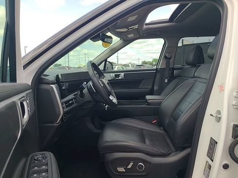 Used 2025 Hyundai Santa Fe Limited FWD image 12