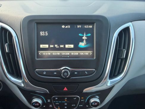 Used 2018 Chevrolet Equinox LT FWD image 18