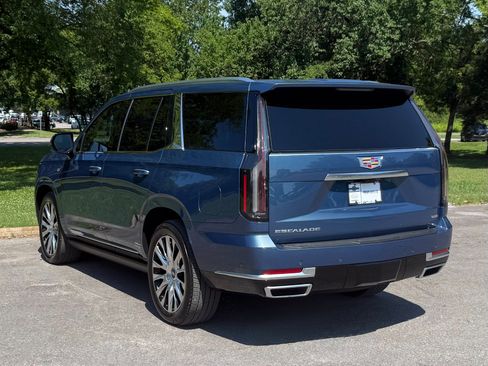 Used 2026 Cadillac Escalade Platinum Luxury RWD image 4