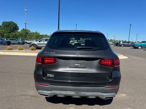 Used 2022 Mercedes-Benz GLC 300 image 6
