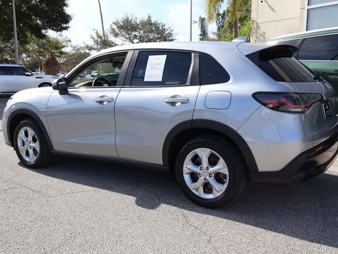 Used 2023 Honda HR-V LX image 6