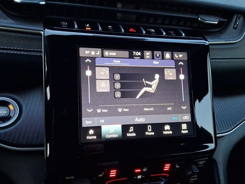 Used 2024 Jeep Grand Cherokee L Laredo image 18