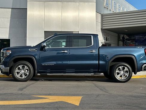 Used 2022 GMC Sierra 1500 SLT w/ SLT Convenience Package image 9