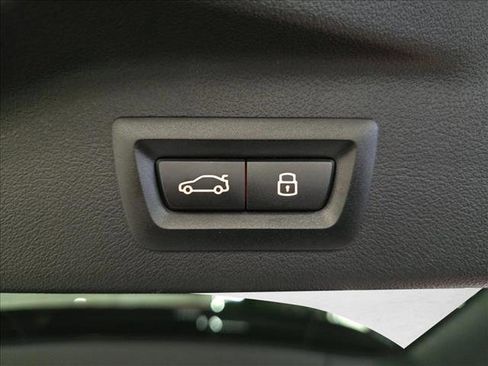 Used 2026 BMW X7 M60i image 15