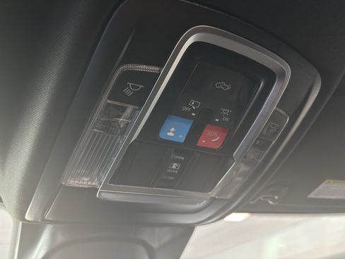 New 2025 RAM 2500 Laramie AWD/4WD image 27