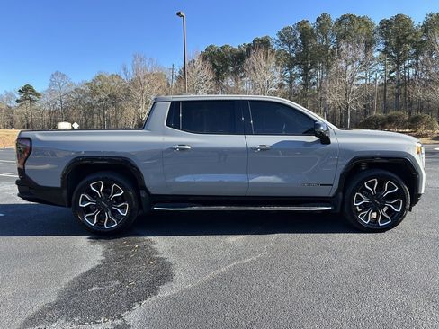 Used 2025 GMC Sierra EV Denali image 24