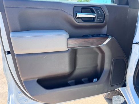 Used 2019 GMC Sierra 1500 SLT w/ SLT Premium Package AWD/4WD image 29