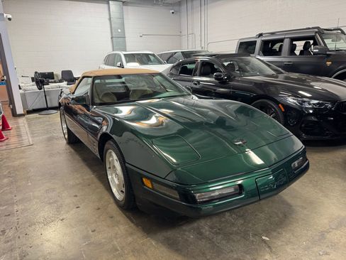 Used 1994 Chevrolet Corvette Convertible RWD image 3