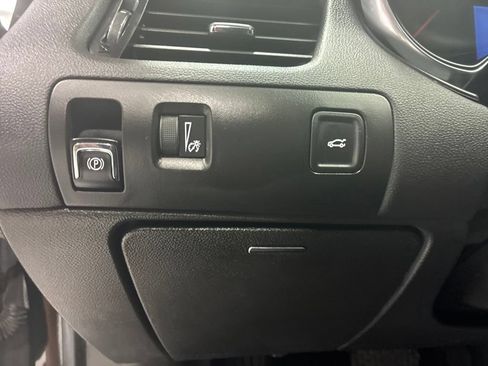 Used 2019 Chevrolet Impala LT FWD image 15
