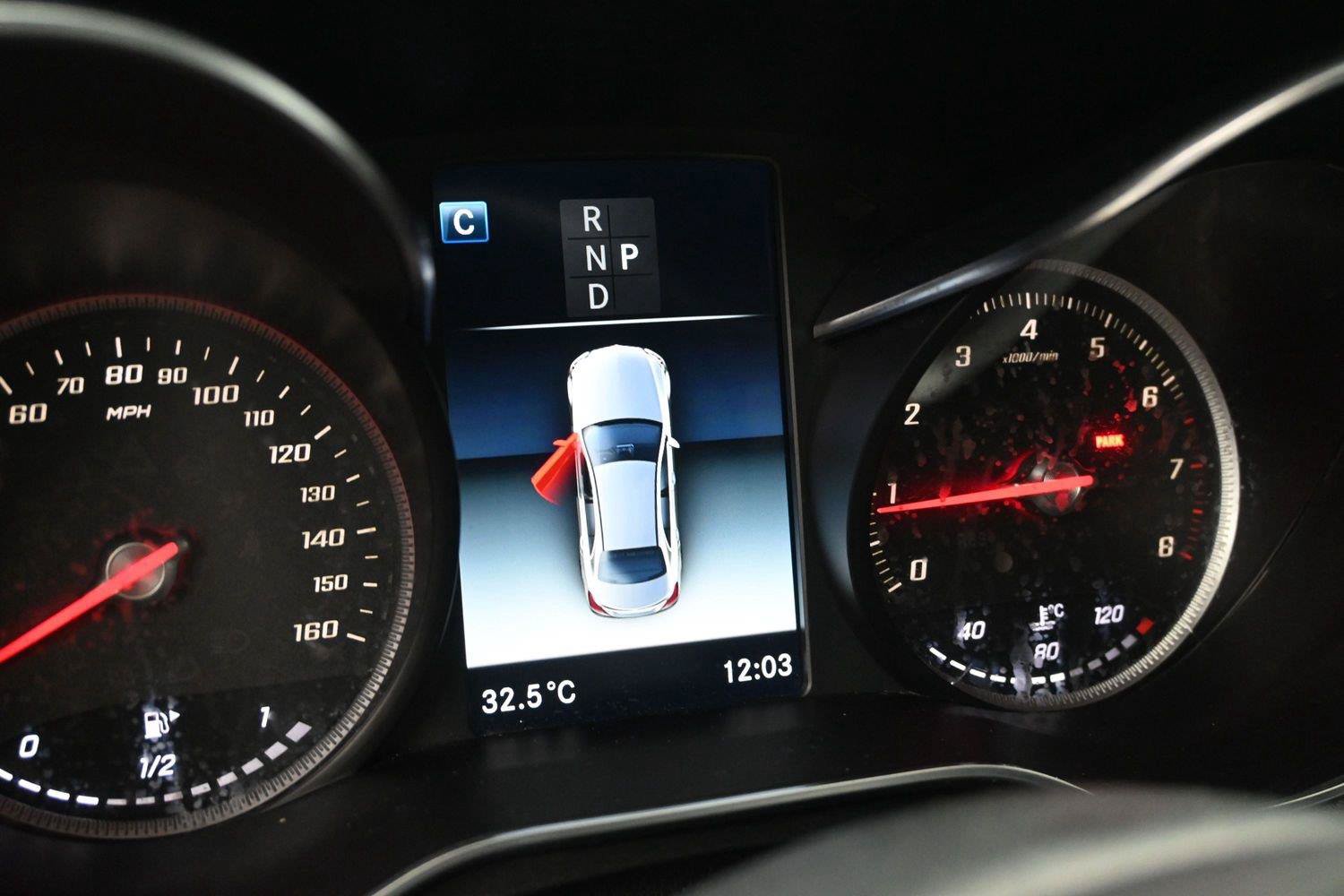 Used 2018 Mercedes-Benz C 300 4MATIC Sedan image 4