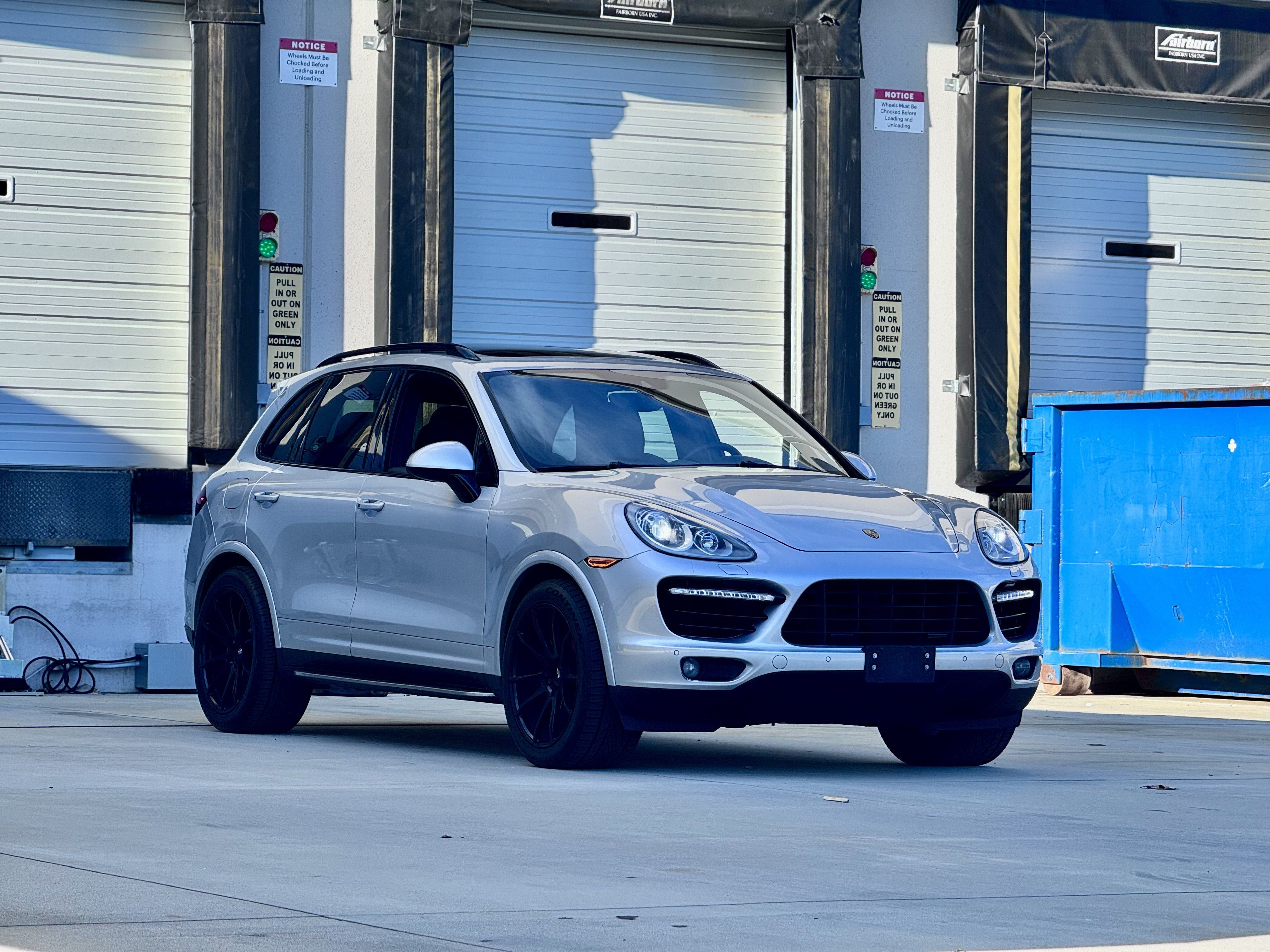 Used 2014 Porsche Cayenne Turbo S AWD/4WD image 5