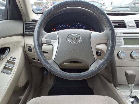 Used 2011 Toyota Camry LE w/ LE Extra-Value Pkg image 5