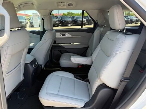 Used 2026 Ford Explorer Active w/ Active Comfort Package AWD/4WD image 13