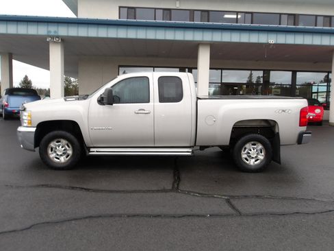 Used 2008 Chevrolet Silverado 2500 LTZ image 2
