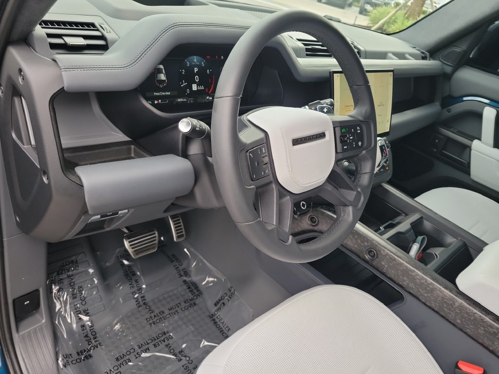 Used 2026 Land Rover Defender 110 OCTA AWD/4WD image 24