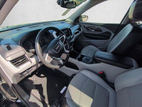 Used 2024 GMC Terrain SLT FWD image 9