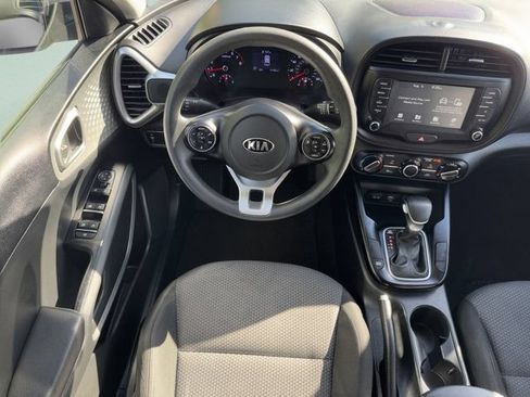 Used 2021 Kia Soul LX FWD image 15