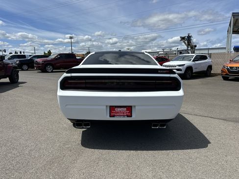 Used 2014 Dodge Challenger SRT8 Core image 4