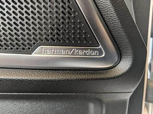 Used 2022 Kia Telluride SX w/ SX Prestige Package image 19