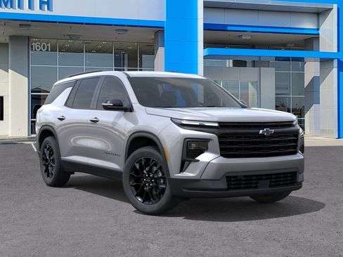 New 2026 Chevrolet Traverse LT w/ Midnight/Sport Edition FWD image 7