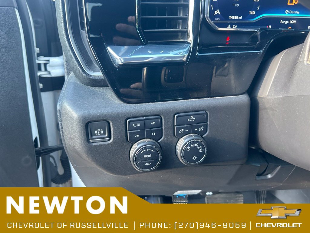 Used 2023 Chevrolet Silverado 1500 LT AWD/4WD image 7
