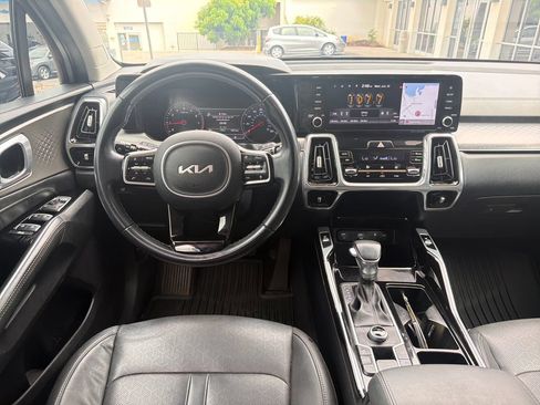 Used 2022 Kia Sorento SX AWD/4WD image 11