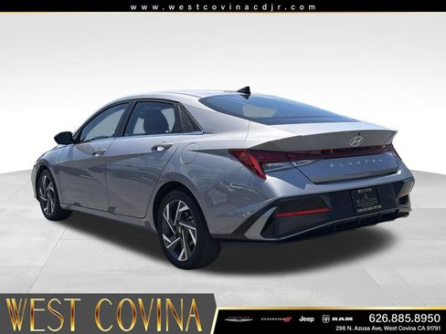 Used 2025 Hyundai Elantra SEL FWD image 7