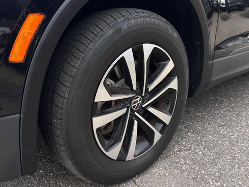Used 2022 Volkswagen Tiguan S image 12