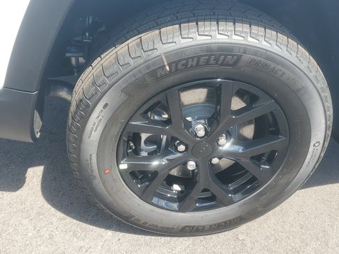 New 2026 Jeep Grand Cherokee L 2WD image 5