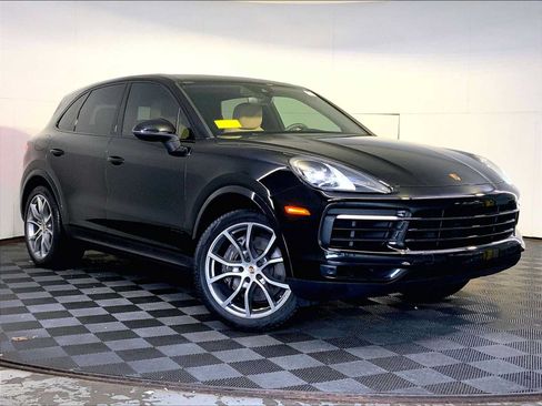 Certified 2023 Porsche Cayenne AWD/4WD image 9