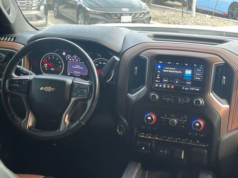 Used 2020 Chevrolet Silverado 1500 High Country w/ Technology Package image 18