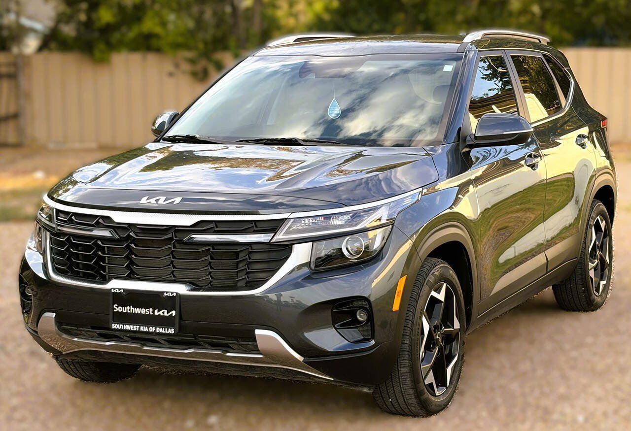 Used 2025 Kia Seltos EX FWD image 2