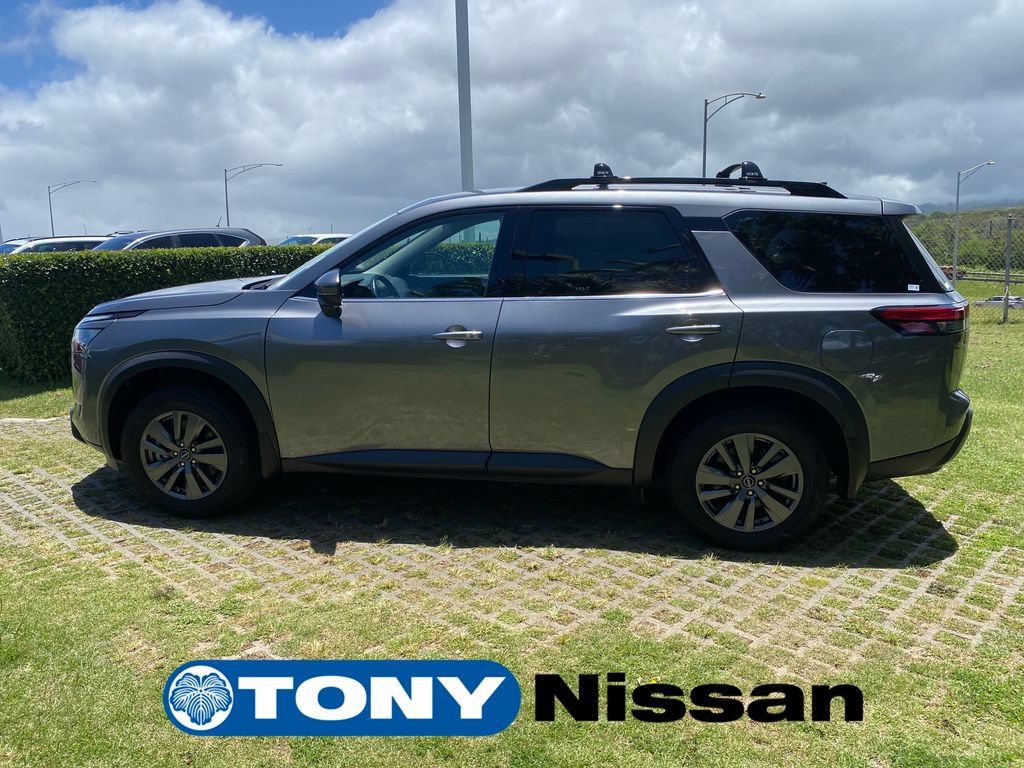 Used 2024 Nissan Pathfinder SV FWD image 14